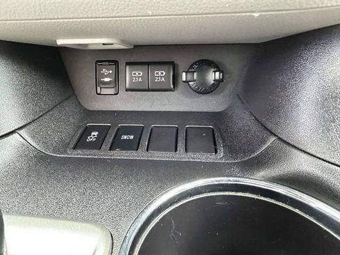 Used 2018 Toyota Highlander XLE FWD image 25
