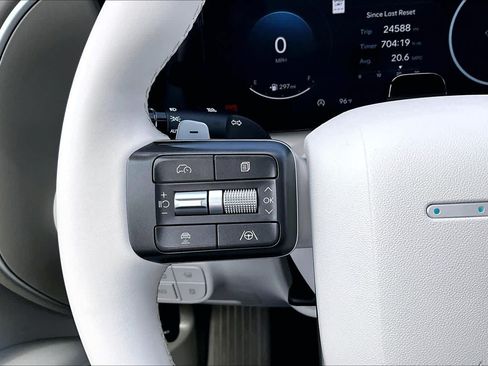 Certified 2026 Hyundai Palisade Limited FWD image 22
