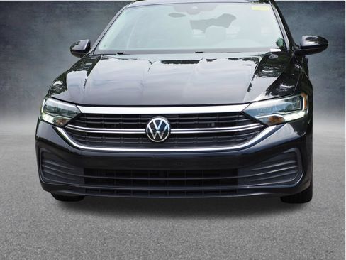 Used 2024 Volkswagen Jetta SE FWD image 10