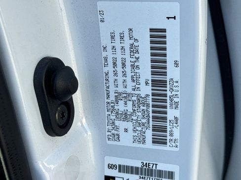 Used 2023 Toyota Sequoia Capstone image 30