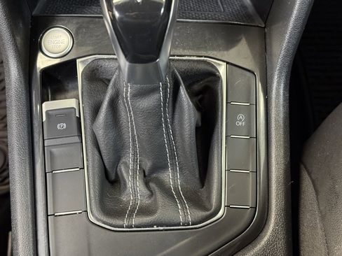 Used 2022 Volkswagen Tiguan SE image 36
