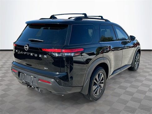 Used 2022 Nissan Pathfinder SV w/ SV Premium Package image 5