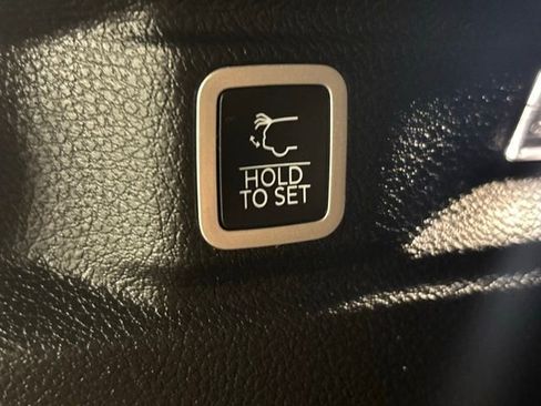 Used 2023 Jeep Grand Cherokee L Limited w/ Luxury Tech Group II image 42