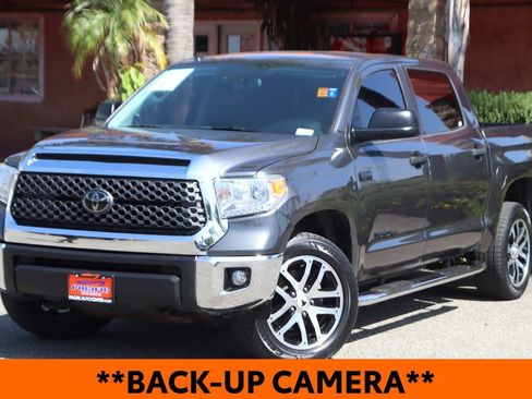 Used 2018 Toyota Tundra SR5 w/ SR5 Upgrade Package AWD/4WD image 4