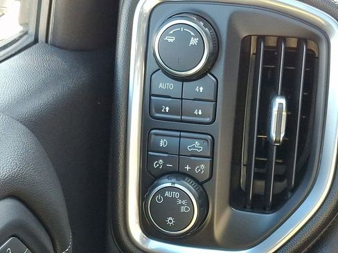 Used 2019 Chevrolet Silverado 1500 LT Trail Boss AWD/4WD image 26
