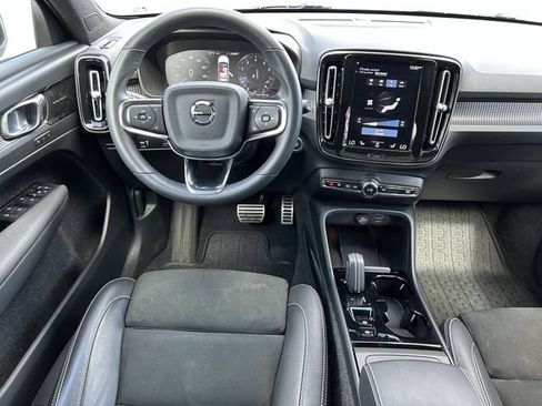 Used 2022 Volvo XC40 T5 R-Design w/ Advanced Package AWD/4WD image 18