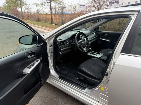 Used 2012 Toyota Camry SE image 9