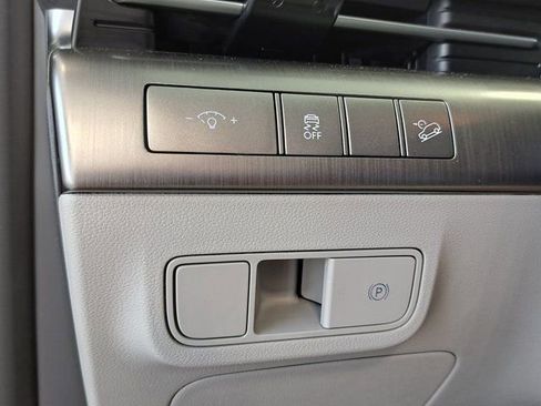 Used 2025 Hyundai Kona SEL FWD image 12