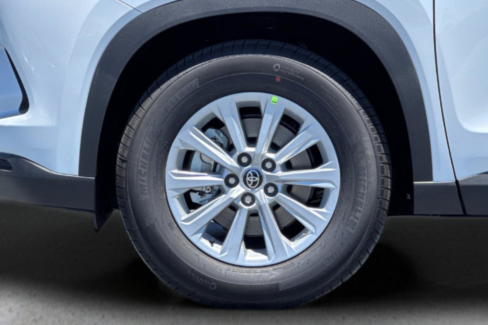 New 2026 Toyota Grand Highlander XLE FWD image 9