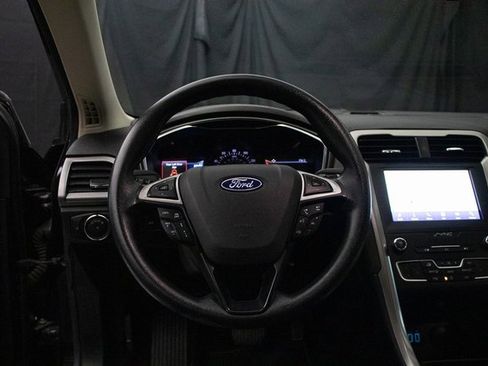 Used 2020 Ford Fusion SE image 22