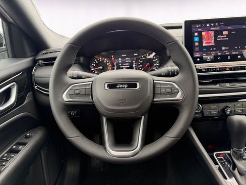 New 2026 Jeep Compass Latitude image 12