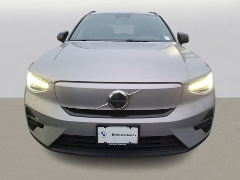Used 2023 Volvo XC40 Recharge Ultimate image 2