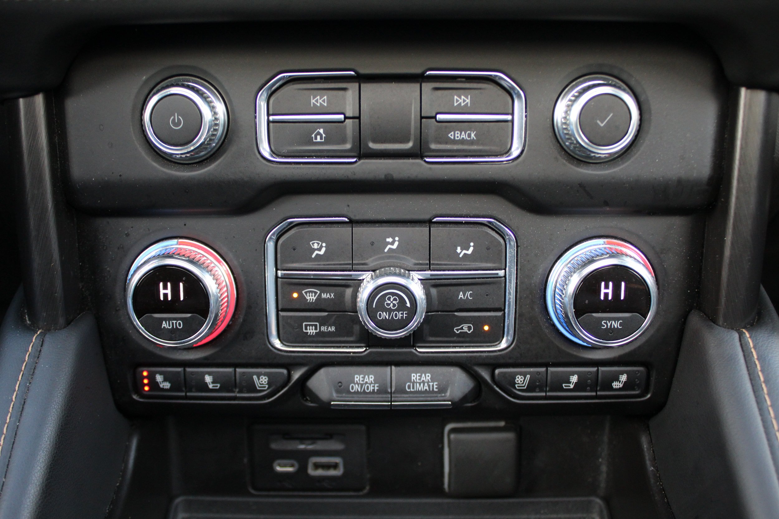 Used 2021 GMC Yukon AT4 w/ Rear Media and Nav Package AWD/4WD image 33