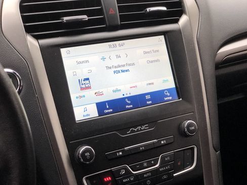 Used 2020 Ford Fusion SEL image 18