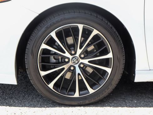Used 2020 Toyota Camry SE FWD image 38
