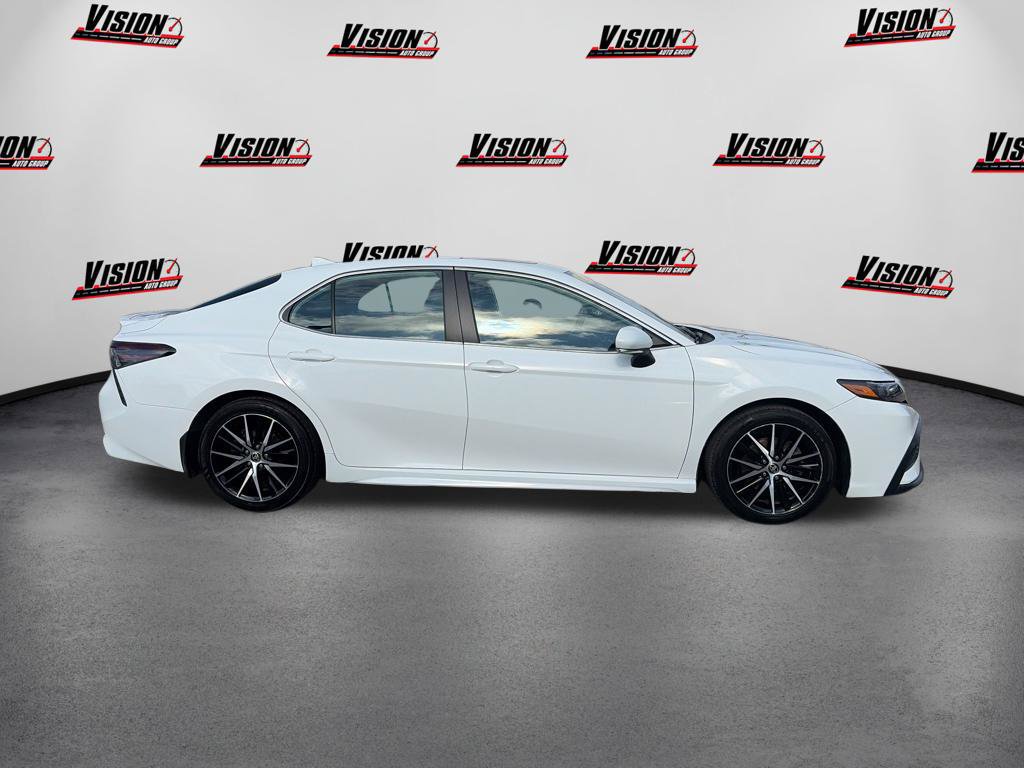 Used 2023 Toyota Camry SE w/ Cold Weather Package AWD/4WD image 4