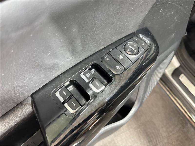 Used 2020 Kia Sportage S w/ S Premium Package FWD image 32