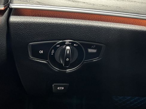 Used 2020 Mercedes-Benz E 350 4MATIC Sedan image 23