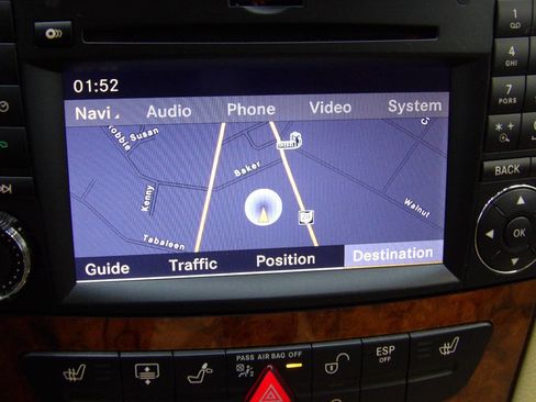 Used 2009 Mercedes-Benz E 350 4MATIC Sedan image 16