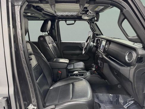 Used 2018 Jeep Wrangler Unlimited Sahara image 15