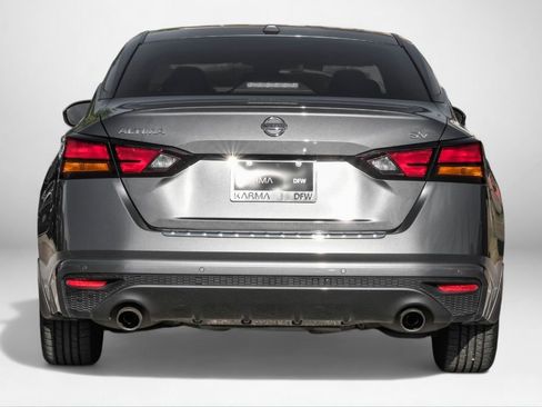 Used 2021 Nissan Altima 2.5 SV w/ SV Premium Package image 7