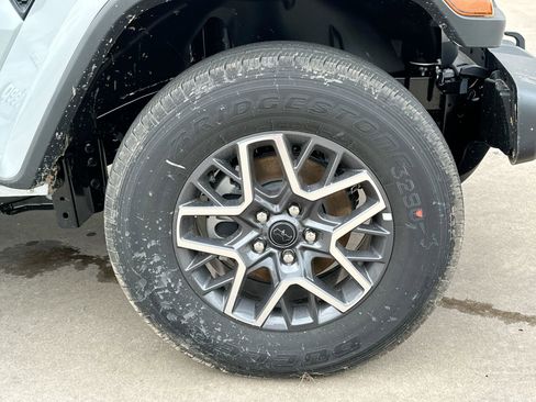 Used 2024 Jeep Wrangler Sahara w/ Technology Group image 10