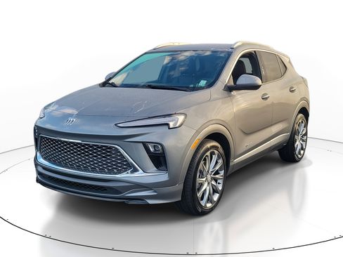 Used 2024 Buick Encore GX Avenir image 2