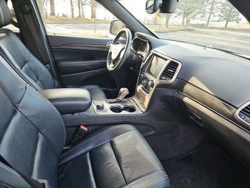 Used 2017 Jeep Grand Cherokee Limited w/ Trailer Tow Group IV image 11