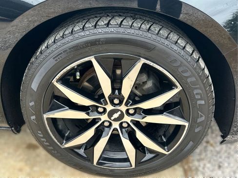 Used 2018 Chevrolet Malibu LT image 14