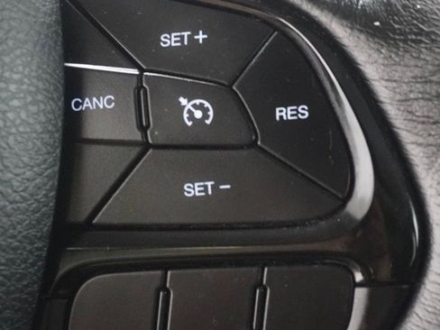 Used 2017 Jeep Renegade Altitude AWD/4WD image 24