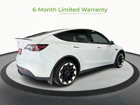 Used 2022 Tesla Model Y Long Range image 7