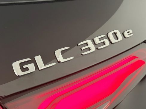Certified 2025 Mercedes-Benz GLC 350e 4MATIC w/ Driver Assistance Package image 10