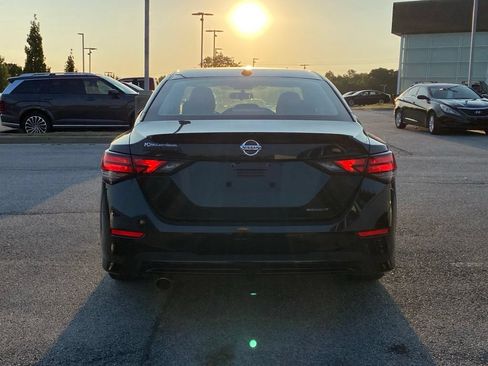 Used 2023 Nissan Sentra SR w/ Midnight Edition Package FWD image 5