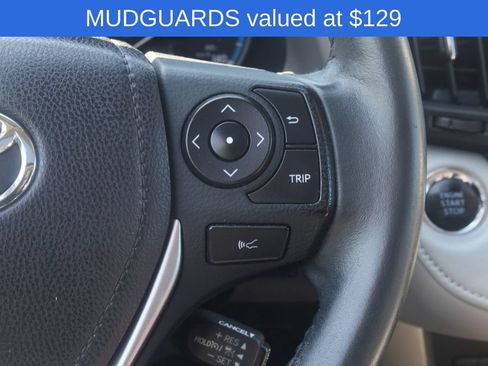 Used 2017 Toyota RAV4 XLE AWD/4WD image 7