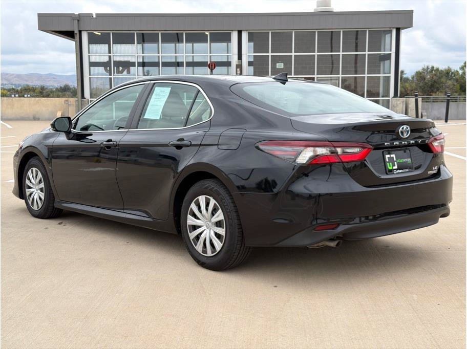Used 2022 Toyota Camry LE FWD image 6