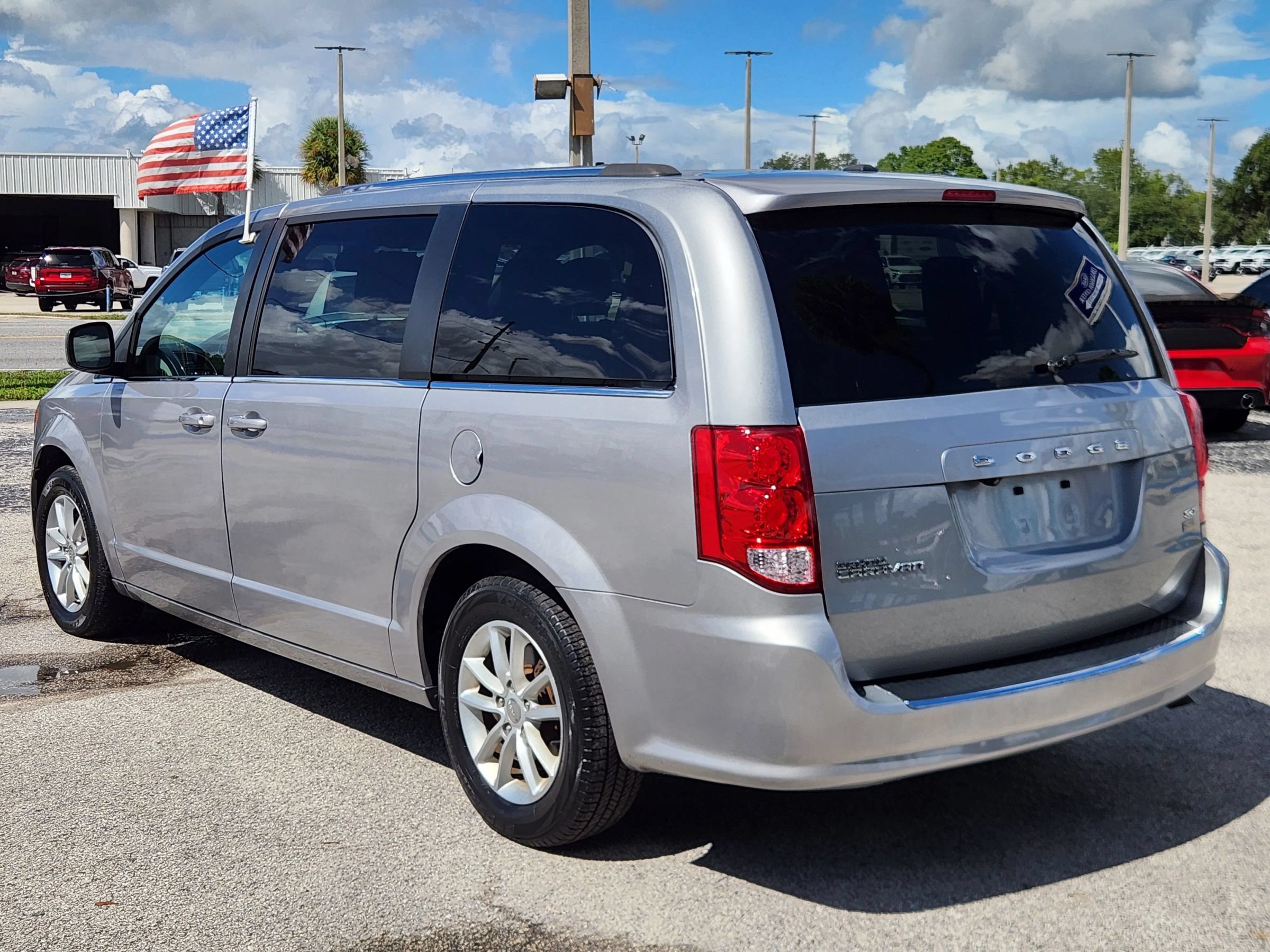 Used 2019 Dodge Grand Caravan SXT FWD image 6