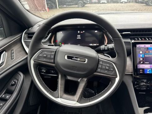 New 2025 Jeep Grand Cherokee L Limited image 19