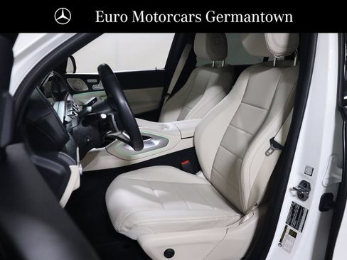 Used 2025 Mercedes-Benz GLS 450 4MATIC w/ AMG Line Exterior image 42