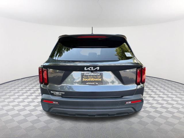 Used 2023 Kia Sorento LX FWD image 6