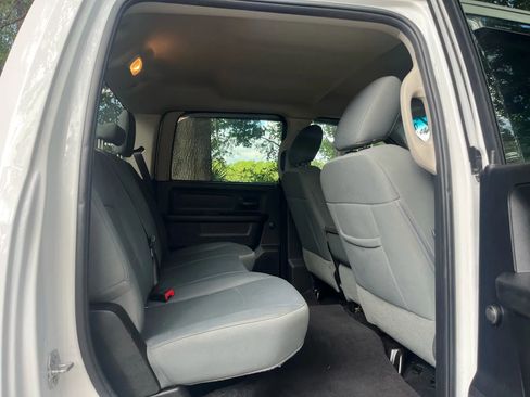 Used 2017 RAM 3500 Tradesman w/ Chrome Appearance Group image 15