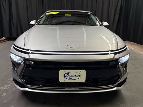 Used 2025 Hyundai Sonata SEL FWD image 2