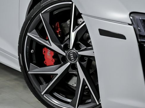 Used 2017 Audi R8 V10 image 4