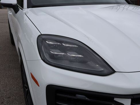 New 2026 Porsche Cayenne AWD/4WD image 14