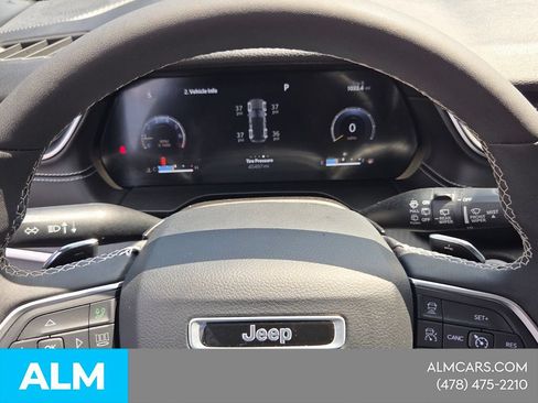 Used 2023 Jeep Grand Cherokee Altitude RWD image 26