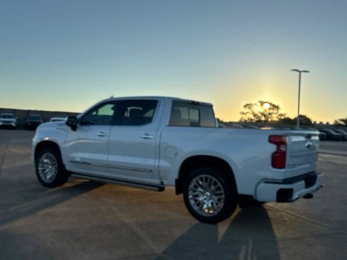 Used 2026 Chevrolet Silverado 1500 High Country AWD/4WD image 18