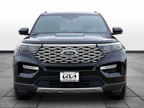 Used 2023 Ford Explorer Platinum w/ Technology Package AWD/4WD image 3