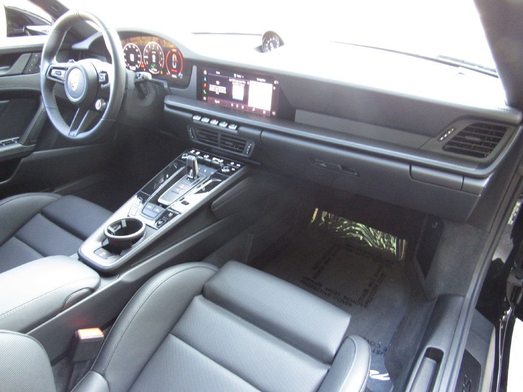 Certified 2026 Porsche 911 Targa 4 GTS AWD/4WD image 22