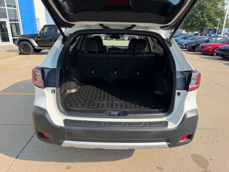 Used 2023 Subaru Outback Touring XT AWD/4WD image 4