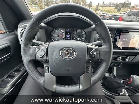 Used 2019 Toyota Tacoma TRD Sport image 5