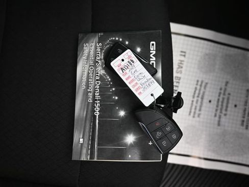 Used 2024 GMC Sierra 1500 Elevation AWD/4WD image 9